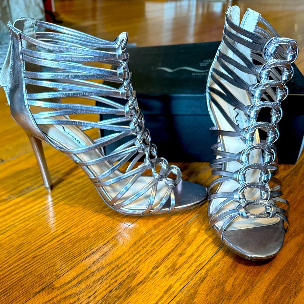Nina Caylani Mysilvana Metallic Heels Size 9